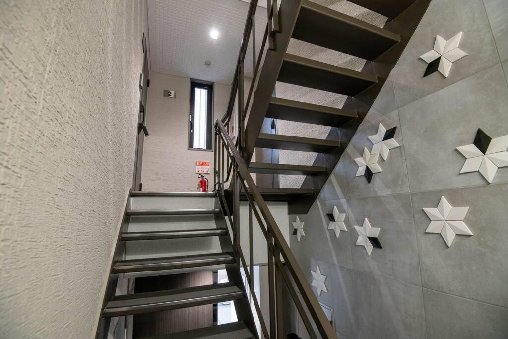 Apartment 浅草禅心居201室 浅草駅徒歩15分 2024年4月ニューオープン 43平米丸貸し切り ダブルベット2台と畳敷き布団2組 家庭式用品設備完備 Präfektur Tokio